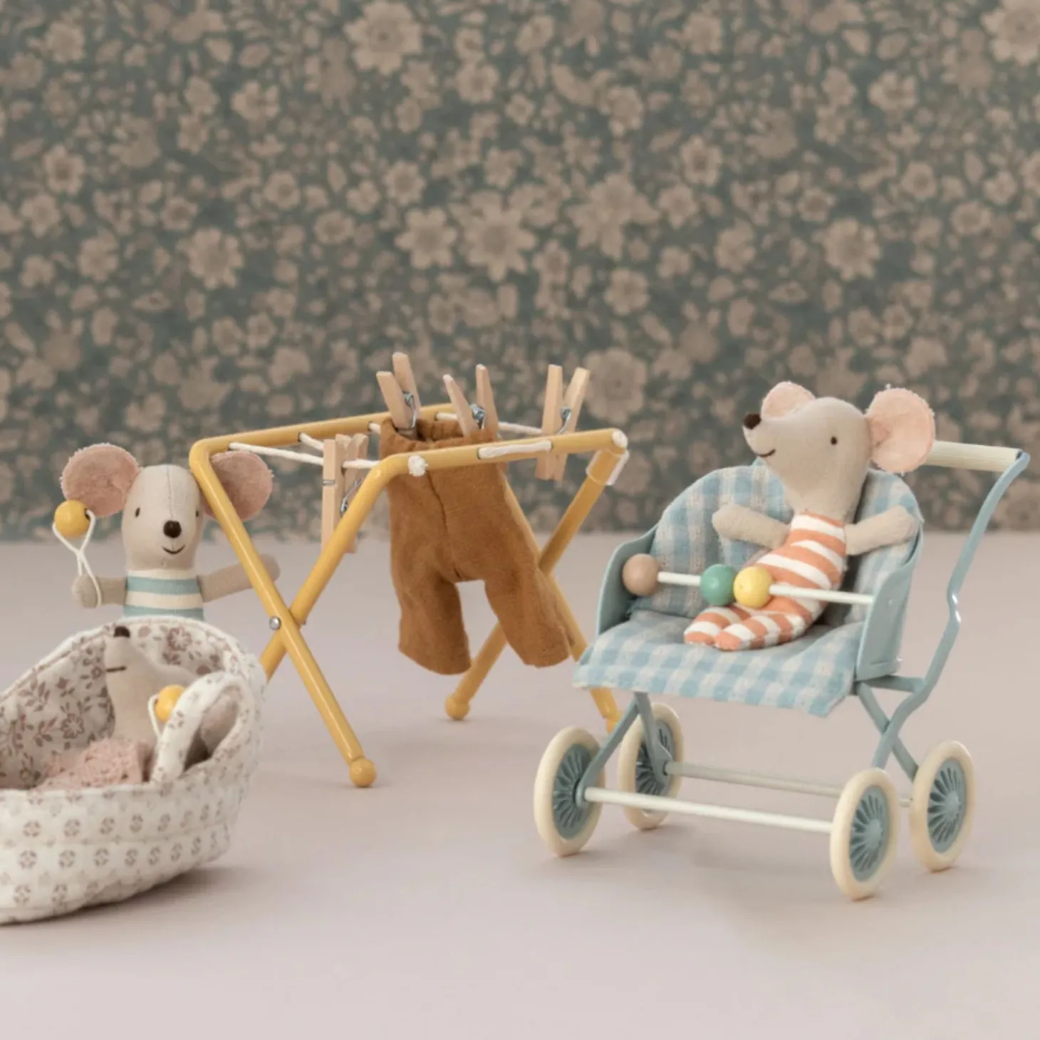 Maileg Reversible Stroller - Blue (Baby Mouse/MY)