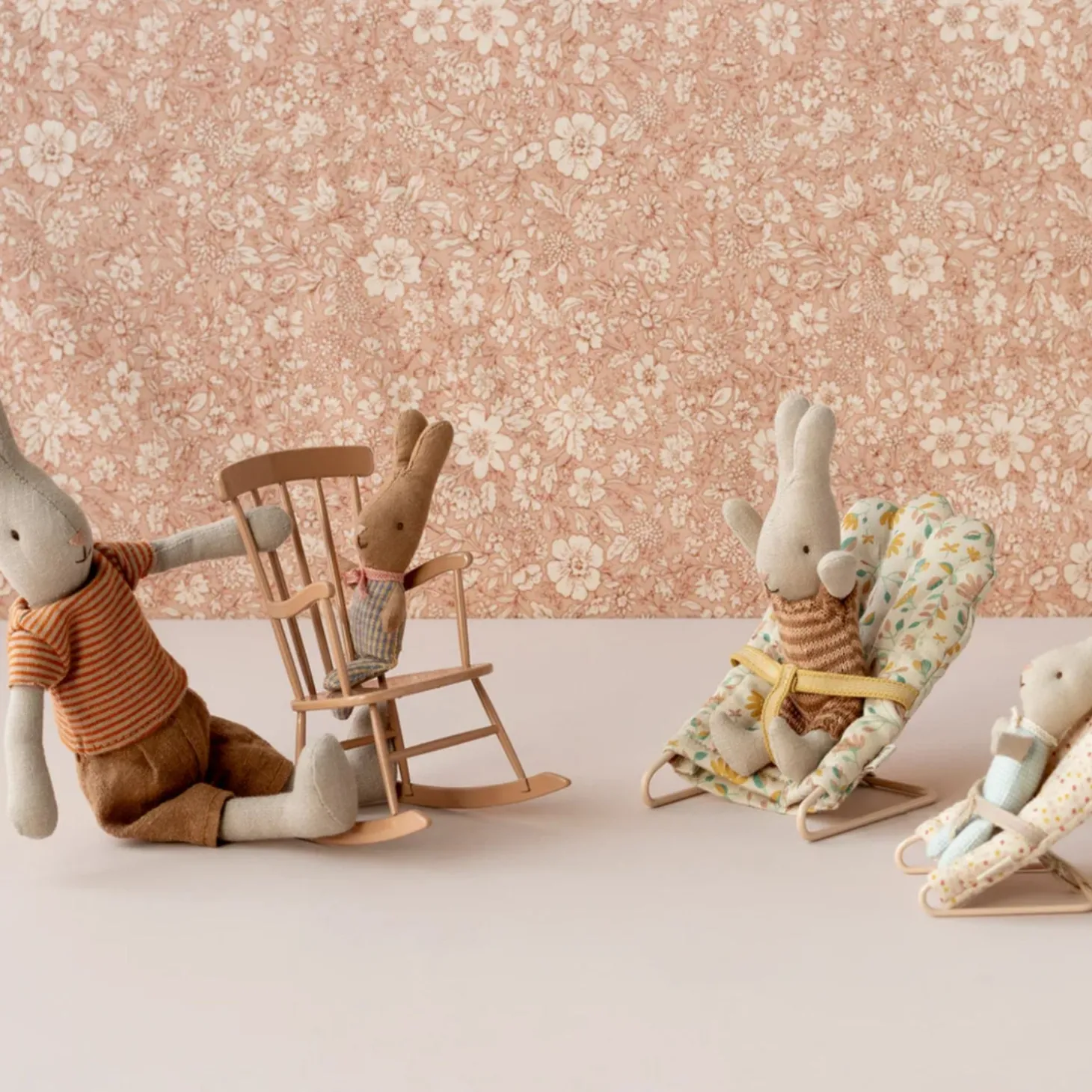 Maileg Rocking Chair - Dark Powder (Mouse)